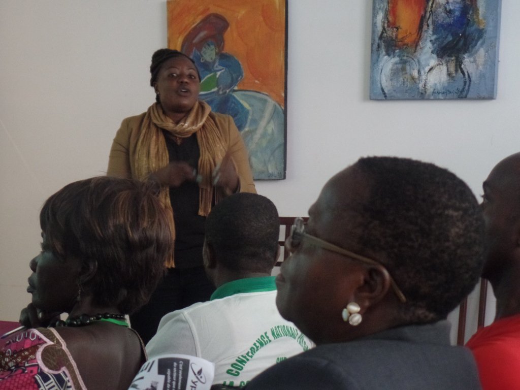 bondongam's tweet photo. Dr Ir Lina explique que la clinique de #plante foctionne comme un #hopital au #FEMAT2016 @ULBruxelles @IITA_CGIAR @ARCSouthAfrica https://t.co/G02SnVJPR3