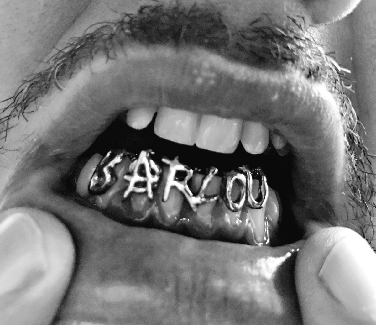 sethgueko's tweet photo. La bite longue et dur comme un lundi matin...
Album #barlou le 18 novembre https://t.co/UXT6OkQA7s
