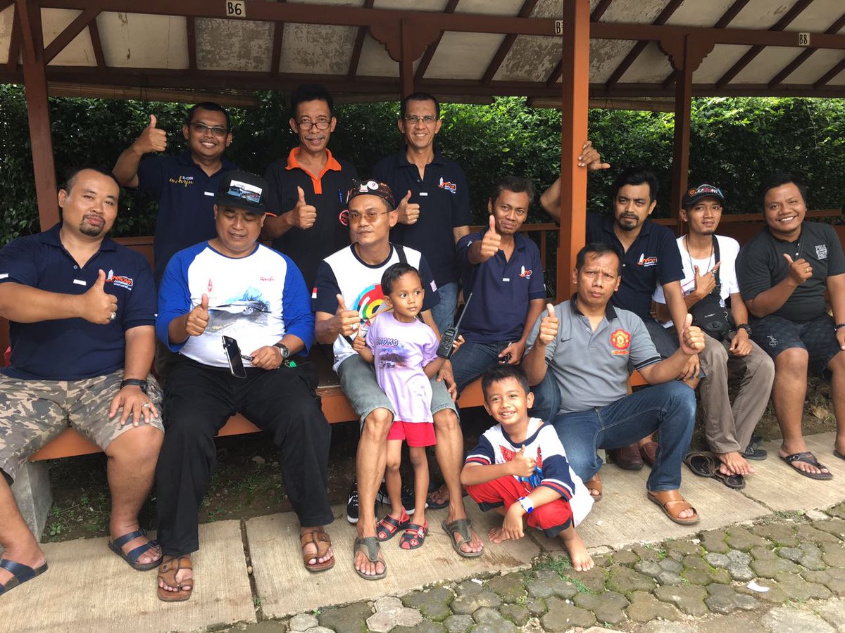 Axfc_chacink's tweet photo. Kopdar penyerahan SKAR &amp; CS ORLOK BEKASI, 06 Nov'2016 @saung &amp; pemancingan mang ajo karawang
@GTRadial_Indo @DaihatsuInd @astra_toyota https://t.co/wlpJEsicZ1