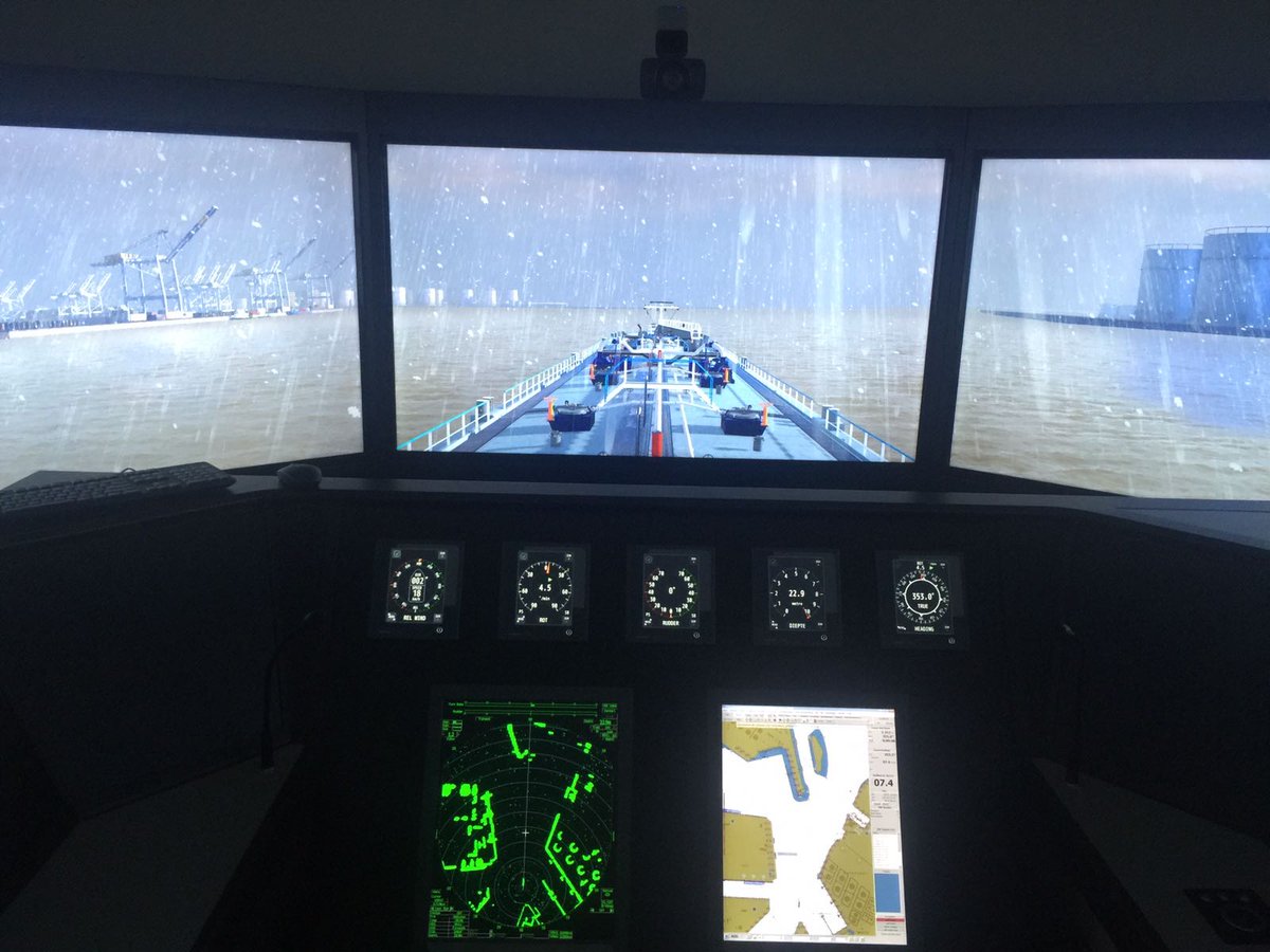 VTintell's tweet photo. Innovatieve binnenvaartsimulator te bewonderen in Harlingen, mogelijk gemaakt door de Verenigde Tankrederij #bunkering #maritiem #nederland https://t.co/CRu4ryPhC4