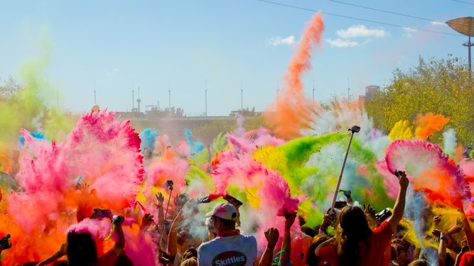 <a href="/TheColorRunEs/">The Color Run España</a> logra un nuevo récord de participación con 13.000 'color runners' #thecolorrunskittles #Sevillahoy ow.ly/3fRK305UW7z