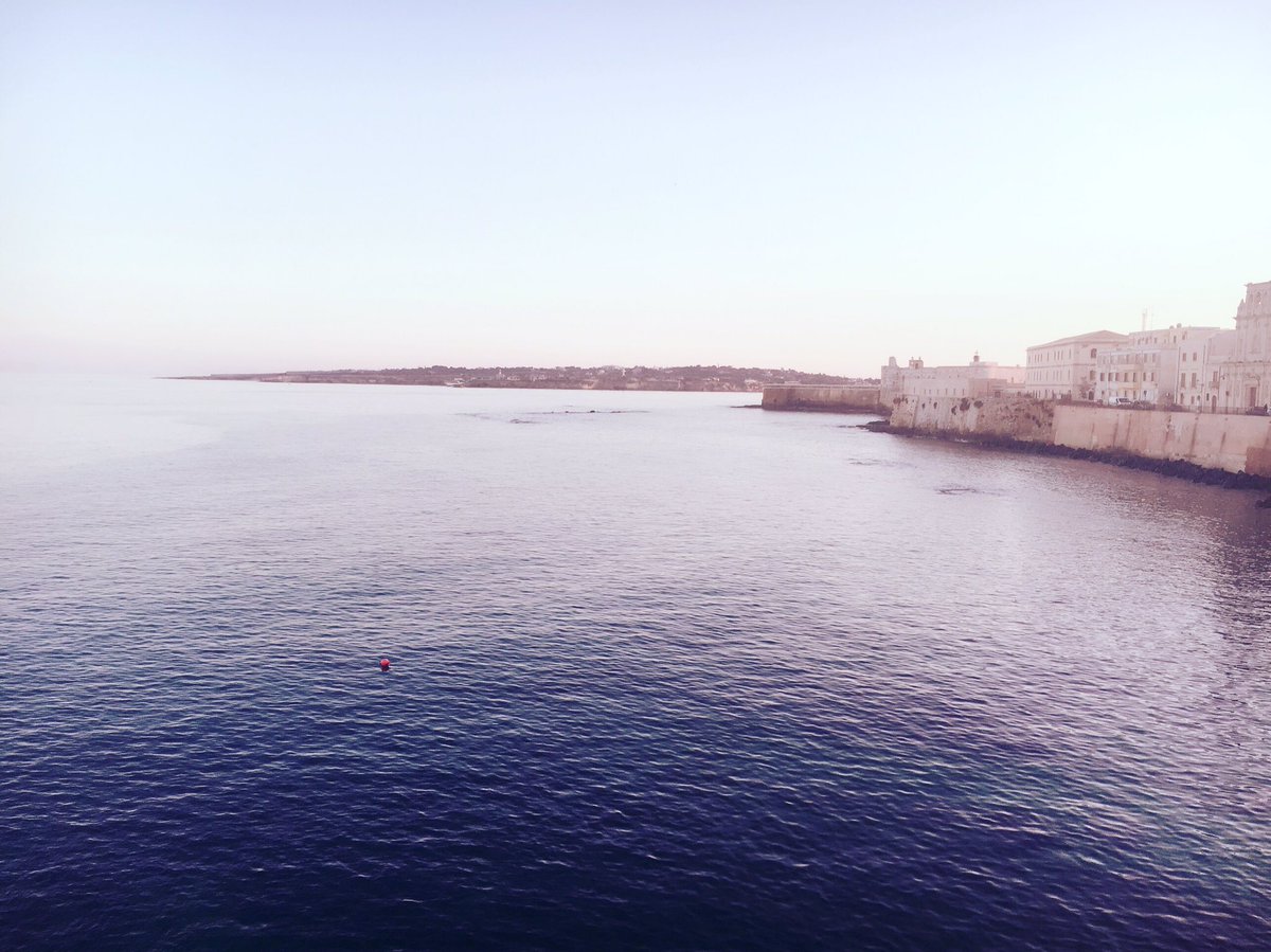 ambraschilliro's tweet photo. Breathtaking Ortigia in Syracuse... #businesstrip #syracuse #siracusa #socialcloud #mare #sicilia #scenario #art #ortigia https://t.co/m2JyjP7pNN