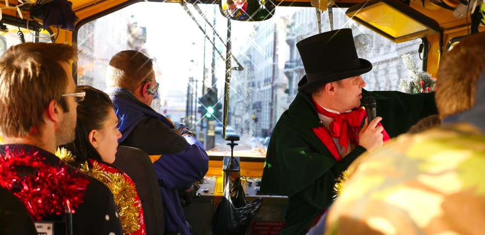 What's Charles Duckins pointing at? Hop on A Quackmas Carol tour this #Xmas to find out! #AQC