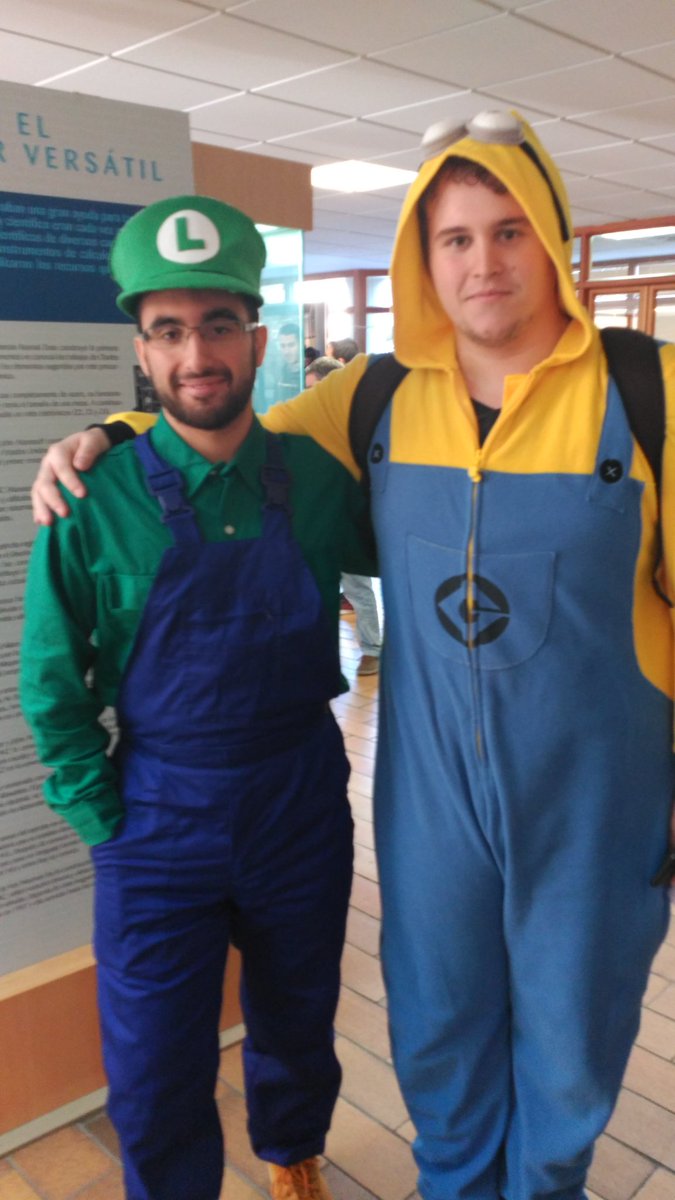 jjoselemuss's tweet photo. Cosplayers en la #HackatonESI2016 @SantaTecla2016 @esiuclm https://t.co/iS4f1C1UzD