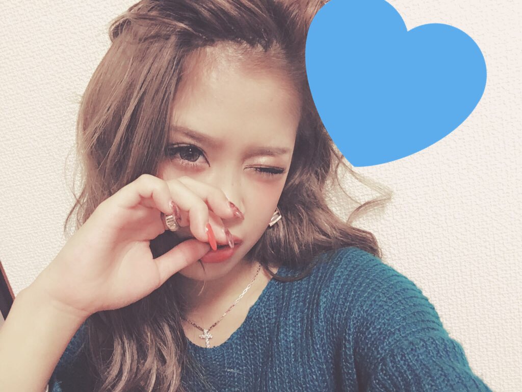 かとみか 加藤美佳 衝撃的な変化だと思っております 中学高一のわたしは凄いお顔で 日々凄いていました 最新の二枚と比べてみたよ 人は変われる