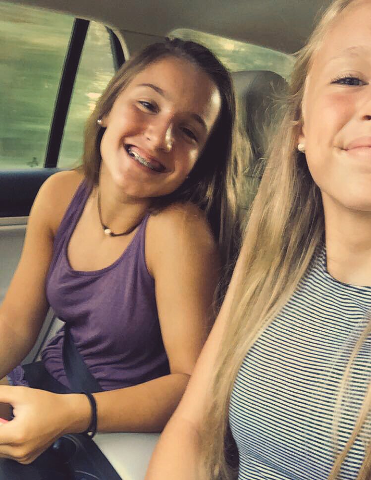 lillianhoke's tweet photo. Hbd lizziejane ❤❤love you so much!!!! https://t.co/VF4ohylslU