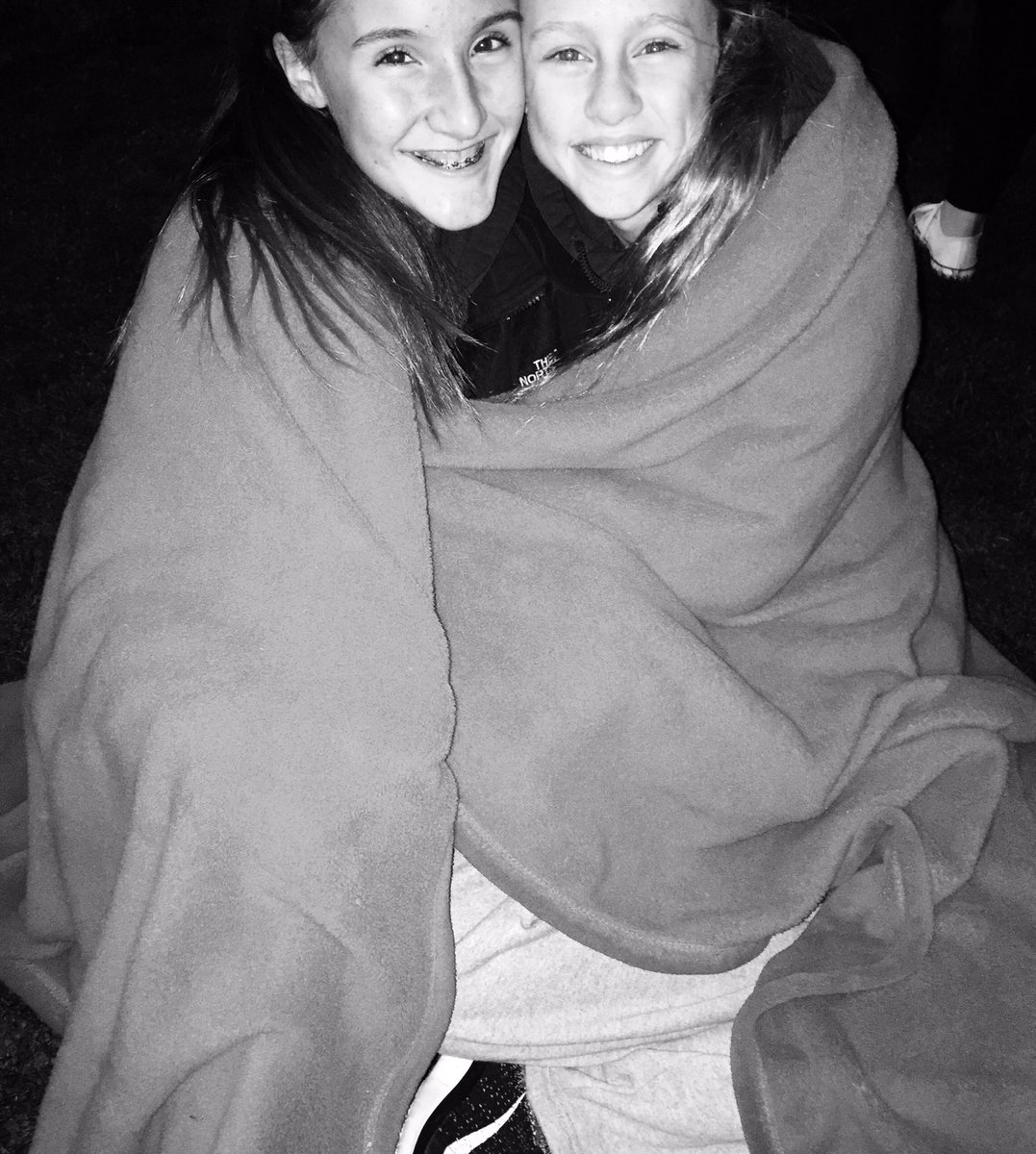 lillianhoke's tweet photo. Hbd lizziejane ❤❤love you so much!!!! https://t.co/VF4ohylslU