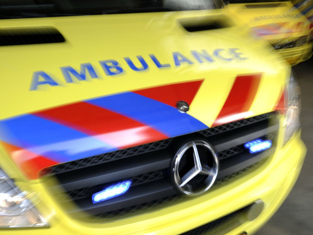 Auto slaat over de kop en belandt in sloot op Randweg Noord, bestuurder raakt gewond
dichtbij.nl/bergen-op-zoom…
