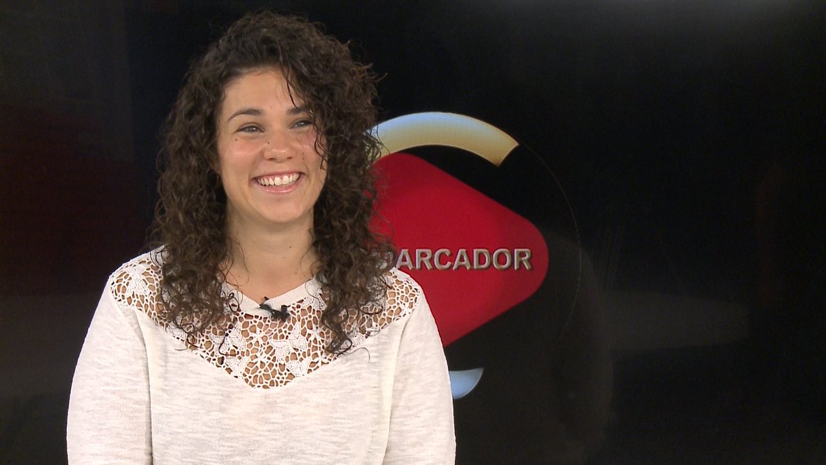 El #PerfilDeportivo de hoy está dedicado a una mujer de sonrisa permanente: <a href="/NoraShar/">Nora Milán</a> del <a href="/WPuertaValencia/">C.W.PuertaDeValencia</a>