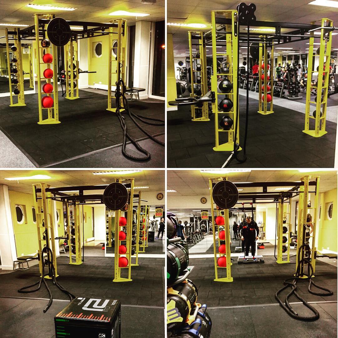 SimplyGymHQ's tweet photo. Looks like Christmas has come early for members at Simply Gym Telford! 🎁💪 https://t.co/f7iimGbsKg