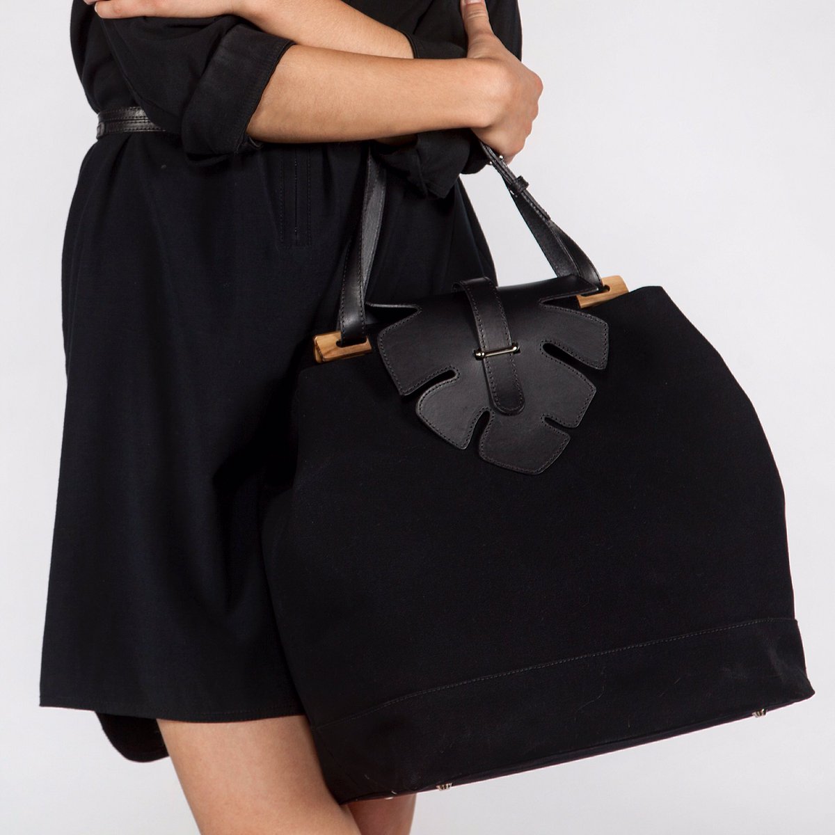 NEW BRAND ALERT 🙌🏼 The beautiful bags by DCEMBER are now available at X Bank 👜🌟 #xbank #conceptstore #dutch #art #fashion #design