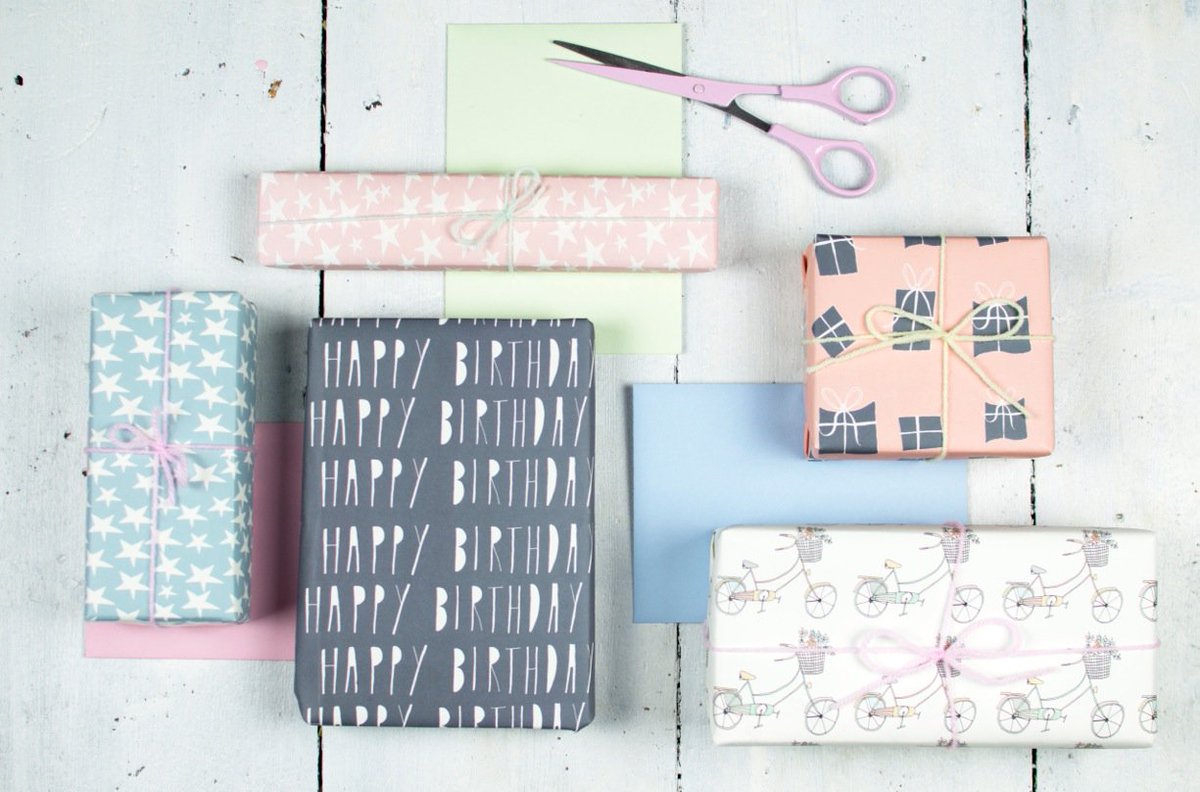 paper_japes's tweet image. Happy Monday! We're starting the week with some gorgeous gift wrap and greetings cards by @LouiseandLygo .  paperjapes.co.uk/featured-desig…