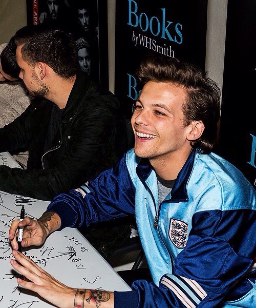 Basket_Louis's tweet photo. 初めまして☺️
Directioner で Louis Girl のYuuと言います🙊🙊
Dirさんフォローお待ちしております😍

🍟#DirさんRT 
🍯#LouisgirlRT
🍳#RTした人全員フォローする 
🍿#ふぁぼした人全員フォローする 
🍩#フォロバ100 https://t.co/cPKMsjYbqw