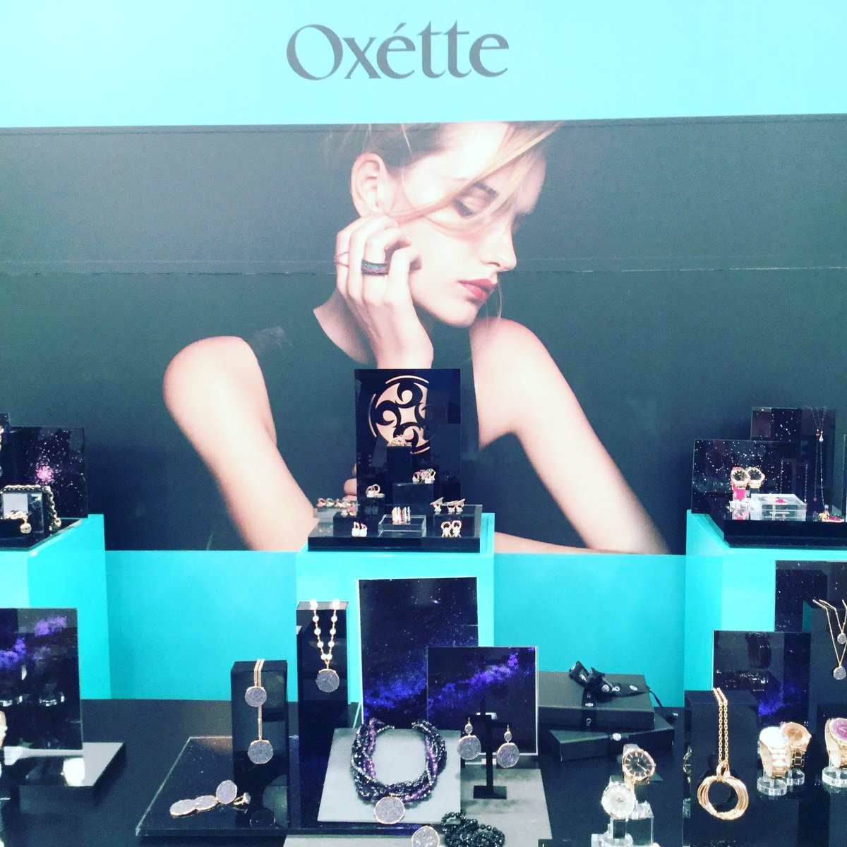 Καντε retweet κ 3 απο εσας κερδιζετε απο 1 κοσμημα ! OXETTE 🌺🌺🌺🌺🌺