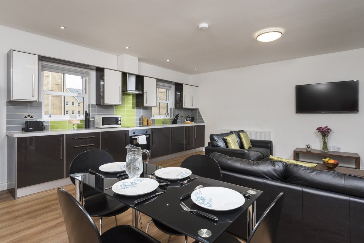 AshcourtGroup's tweet photo. Another booking for one of our deluxe 4 bedroom houses! #welcometoAshcourt #studentaccommodation #hullstudents https://t.co/kCcE762HoH