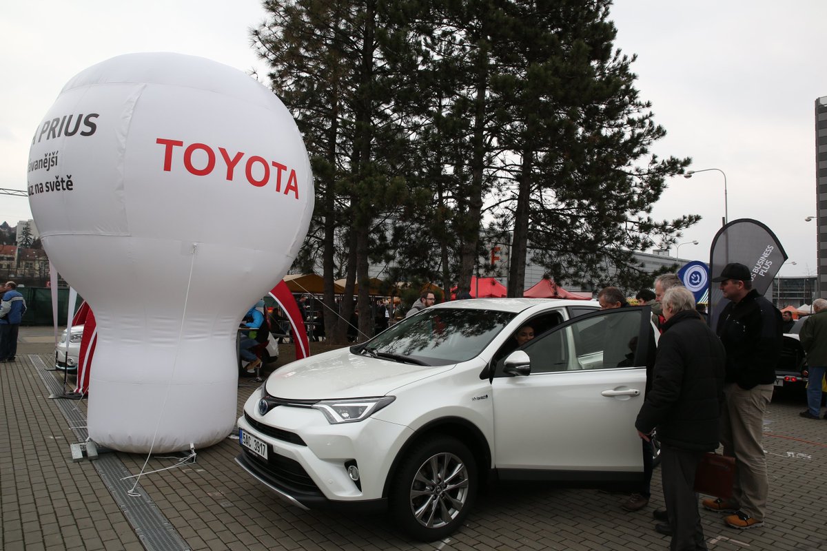 AmperFair's tweet photo. AMPER MOTION 2016 letos představil nejmodernější elektrické a hybridní prostředky roku 2016! https://t.co/gwFbMBpiC6