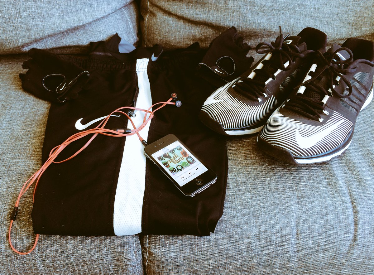 Monday GRIND #Nike #Beats #Weezy @NSWMexico <a href="/beatsbydre/">Beats by Dre</a> <a href="/LilTunechi/">Lil Wayne WEEZY F</a>