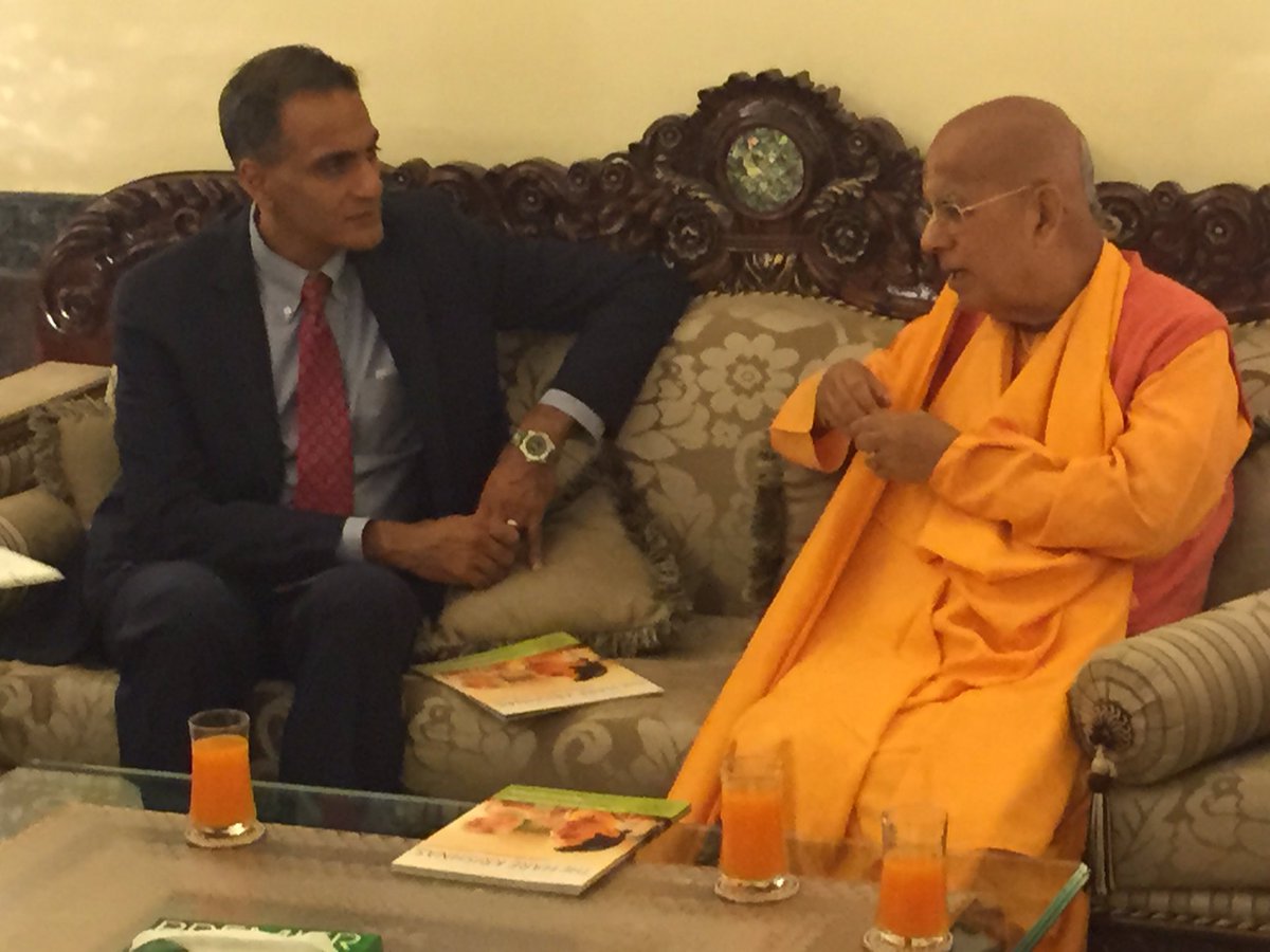 USAmbIndia's tweet image. Excited to mark 50 years of #harekrishna at the New Delhi ISKCON Temple! Thank you to my gracious hosts.