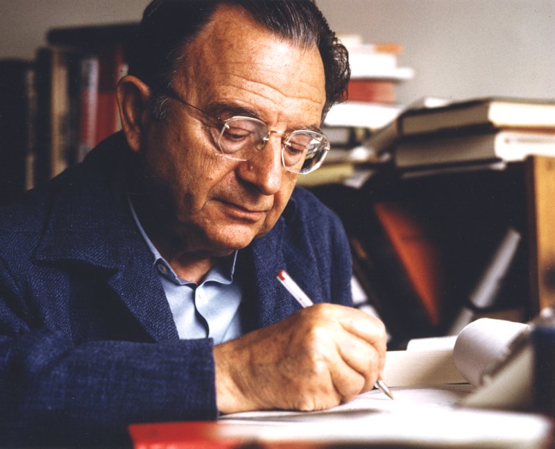 Bir şeye sahip olmak değil, layık olmak önemlidir.

Erich Fromm