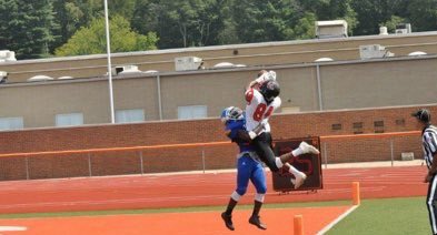 JUCOFFrenzy's tweet photo. .@_JuiceGlo DeMario Jones JUCO WR C/O 2018. 6'4 200. Erie CC. HL https://t.co/HNb3fFHTcL https://t.co/9sLsPMz9jj