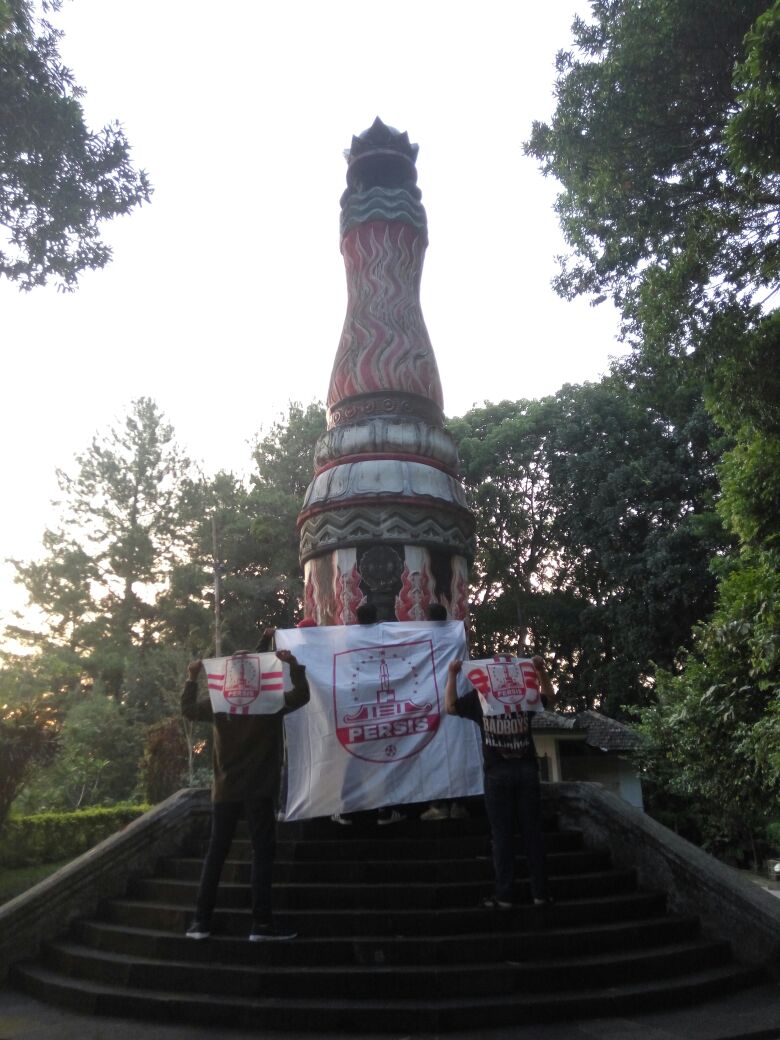 PasGB7's tweet photo. Mengandung arti, mengundang prestasi. Menuju 93th Persis Solo! https://t.co/JPwpswsOC9