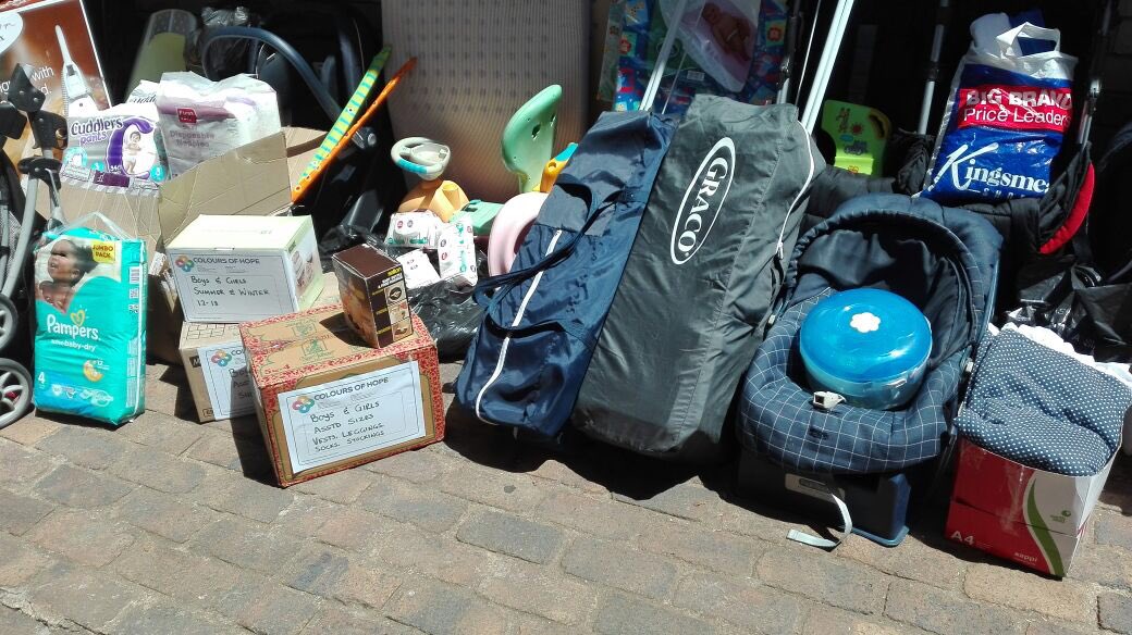ColoursOfHopeZA's tweet photo. Accessories from #ColoursOfHope were dropped off at Alex Aids Orphanage via #GraceFactory. Thanks Alison! #ColoursOfHope #BabyProject https://t.co/vgI78Wg22X