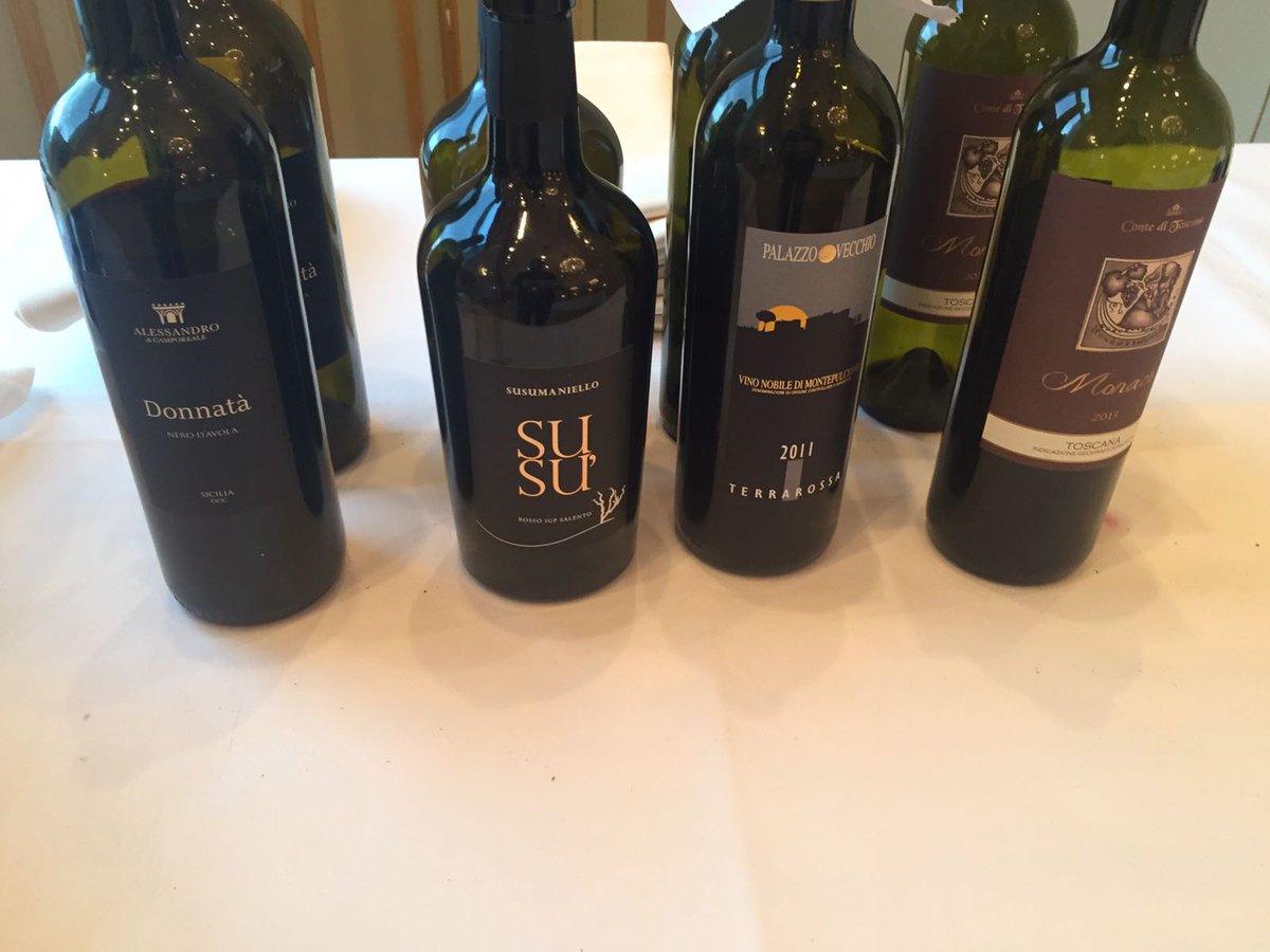 Iron3IT's tweet photo. Inizia la master class condotta da Stefan Metzner #IWT2016 #export #vino #wine @InWineTraders https://t.co/g80ej2uQ9I