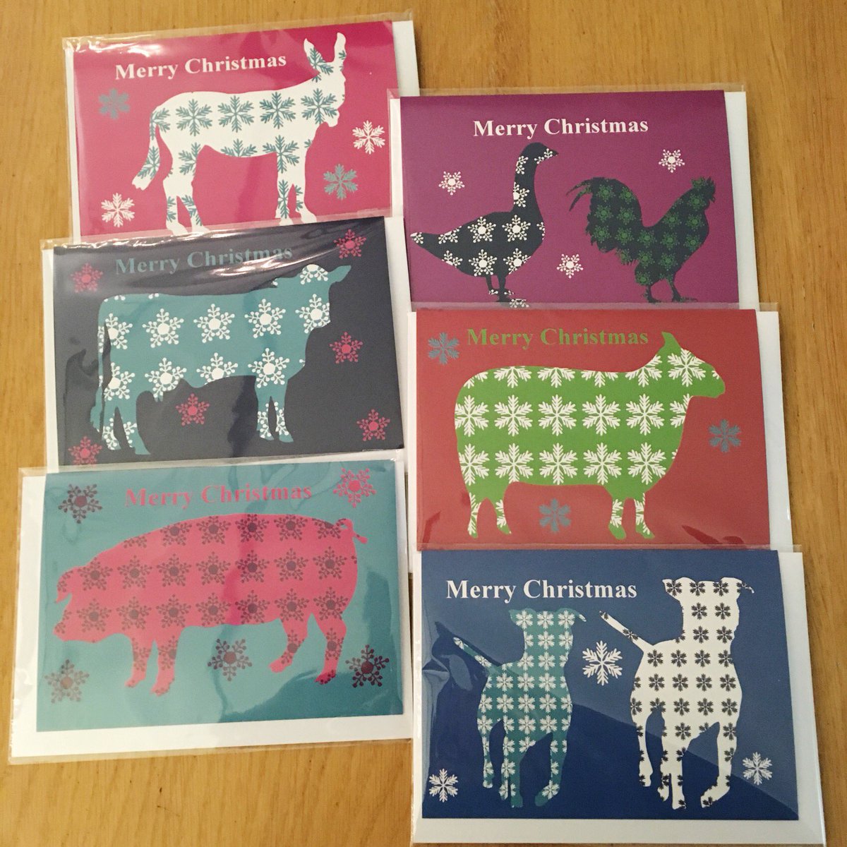 JSherwoodStudio's tweet image. Thank you @DCSPrint the new card collection looks fab 👍👏#printing #business #digitalprinting #design