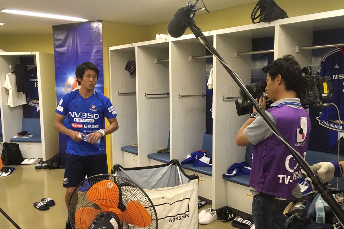 横浜f マリノス 公式 いよいよ明日放送 W ノ ランチをのぞけば 人生が見えてくる 働くオトナの昼ご飯 それが サラメシ 縁の下の力持ちとして選手たちを支える ホペイロ 山崎慎君の練習や試合日に密着 Nhk総合 サラメシ 11 8 火 15