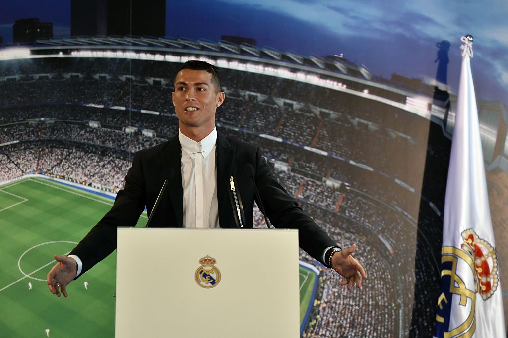 AdrianaMonsalve's tweet photo. "Es un día especial para mí. Un vinculo con el Real Madrid que es el club que está en mi corazón, es mi casa, y ahora único en mi vida", CR7 https://t.co/Hcaa6b5NKY