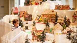 Does your classroom/club want to enter <a href="/westinsavannah/">Mostafa samy (tefa_)</a> Gingerbread Village Competition?Gingerbread shells available ow.ly/8hGj305VDg5