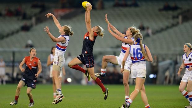 StopHannahTime1's tweet photo. Women interested in playing #AFL should consider #AFL9s as a way in @AFL9s @AFL9s_NSWACT @UOWTV #socialJ @WollongongSaint @aflwomens https://t.co/zdGd2zxIeW
