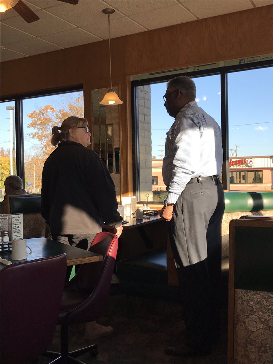 Lynn4Indiana's tweet photo. We started our morning off with breakfast at Angelo's. It was great to see so many supporters! #in02 https://t.co/WTVxPHuarm