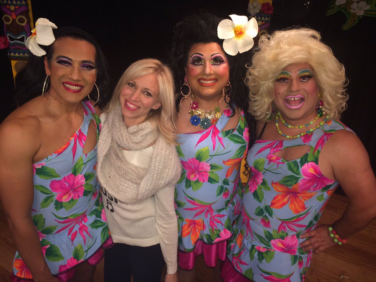 DebbieGibson's tweet photo. For 13 years I've watched the angels @ChicosAngels deliver and uplift the crowd! Thank you always for your amazing energy ! #lastnight https://t.co/7XoqxchJ6n