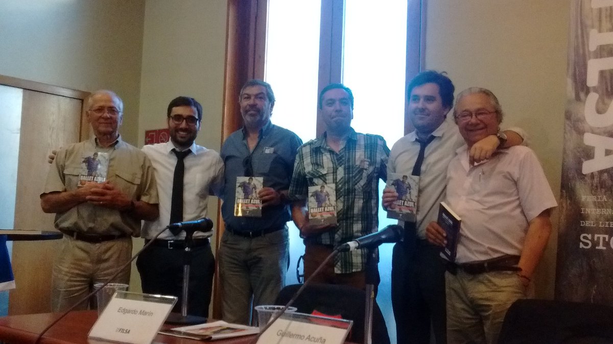 Paulina_papd's tweet photo. De ayer en el lanzamiento del @LibroBalletAzul en #FILSA2016, muy emotivo todo. 
Tremendo libro de @guillermoacunag https://t.co/1fbUCi8cBZ