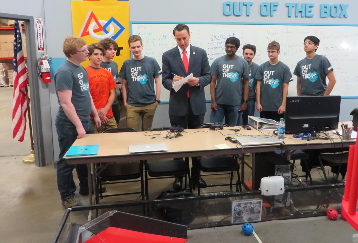 RoboEngrs's tweet image. @FIRSTweets, FLL Team 133 Robo Engineers completed #DeansHomework2016 with PA Congressman @RepRyanCostello and @7244OutoftheBox