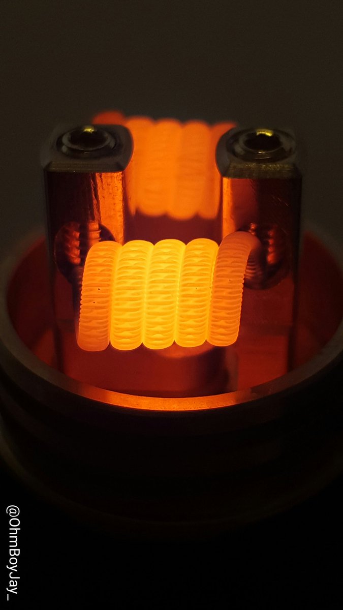OhmBoyJay_'s tweet photo. Staggered fused clapton glow shot #vape #vapelife #vaping #grimmarmy #coilbuild #coilbuilder #coilcolors #coils #pristinebuilds #compvape https://t.co/3Oi4gYIY0c