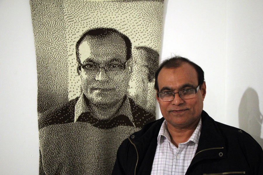 videosmithery's tweet photo. Anwar of Imperial Knitwear and his knitted portrait #UniqueEditions https://t.co/YRIaBPxQJX