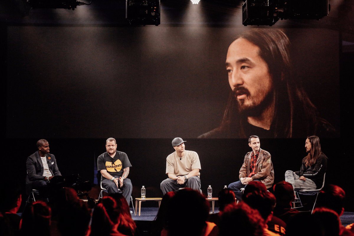 🎮🎮🎮🎮 #Esports #Complexcon.  RT if You're a gamer like me @GoingRogueGG https://t.co/MVoPDTNfPP