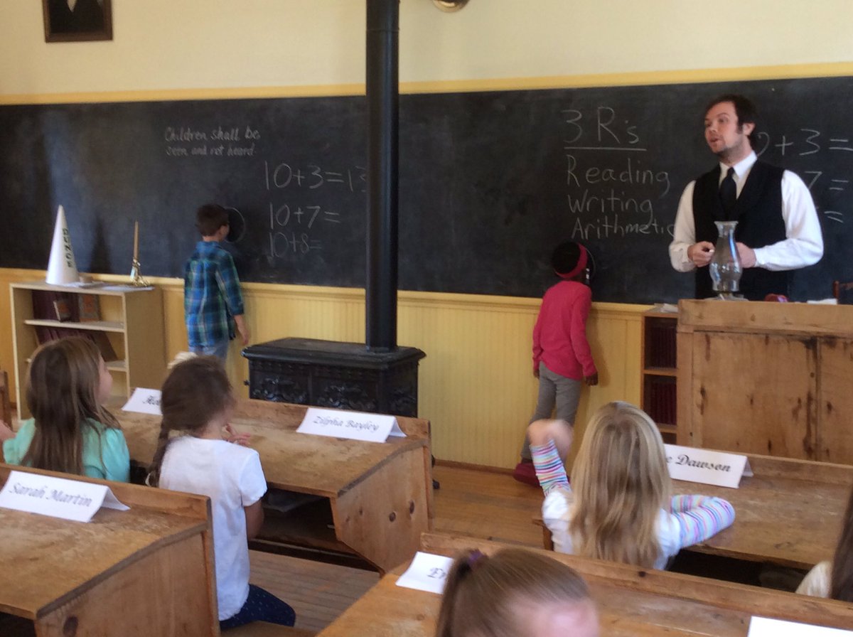 PalusMary's tweet photo. Learning about the rules of an 1800‘s one room schoolhouse at Poppleton School. #fraserfamily #teamtwain https://t.co/8PLIsTvRpD