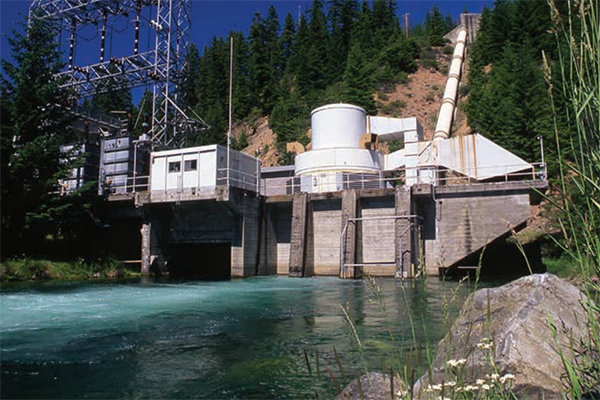 Sharryn_Dotson's tweet photo. .@HydroWorld @pwhubpower @1BoeBoi: @PacifiCorp begins safety inspections on N. Umpqua #dam in #Oregon https://t.co/jZj0NKSx6A https://t.co/a2H2VNGpwE