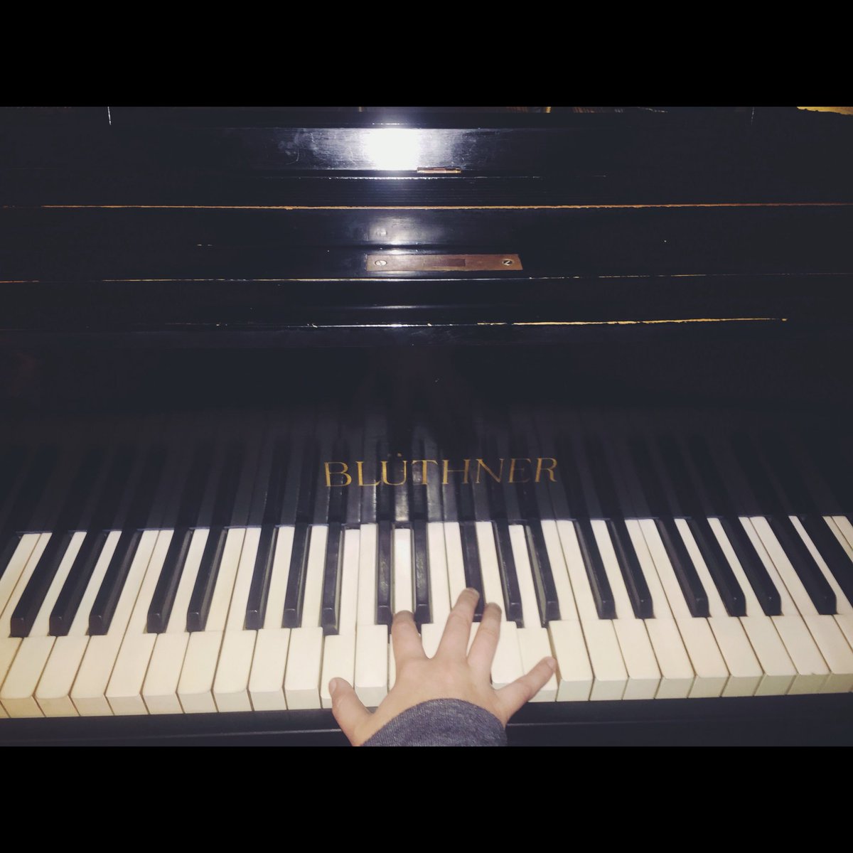 MiaFitzMusic's tweet image. Writing tonight #piano #blüthner