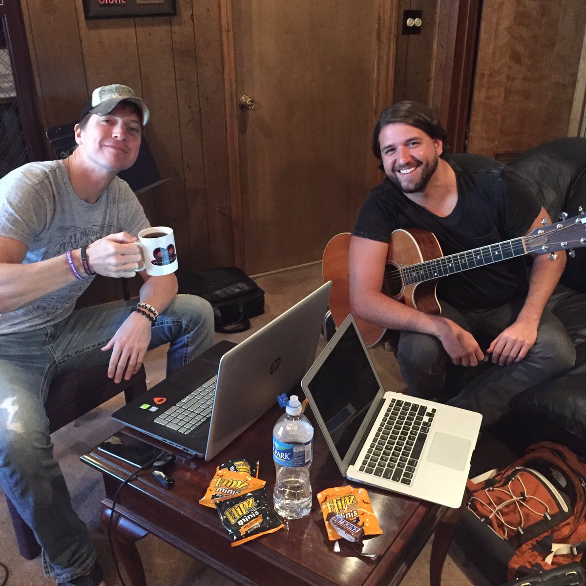 jessiesingswhoa's tweet photo. Writing with some super🌟🌟s today! Such talent and great people. 
#songwriting #music https://t.co/6rlOmiNzqE