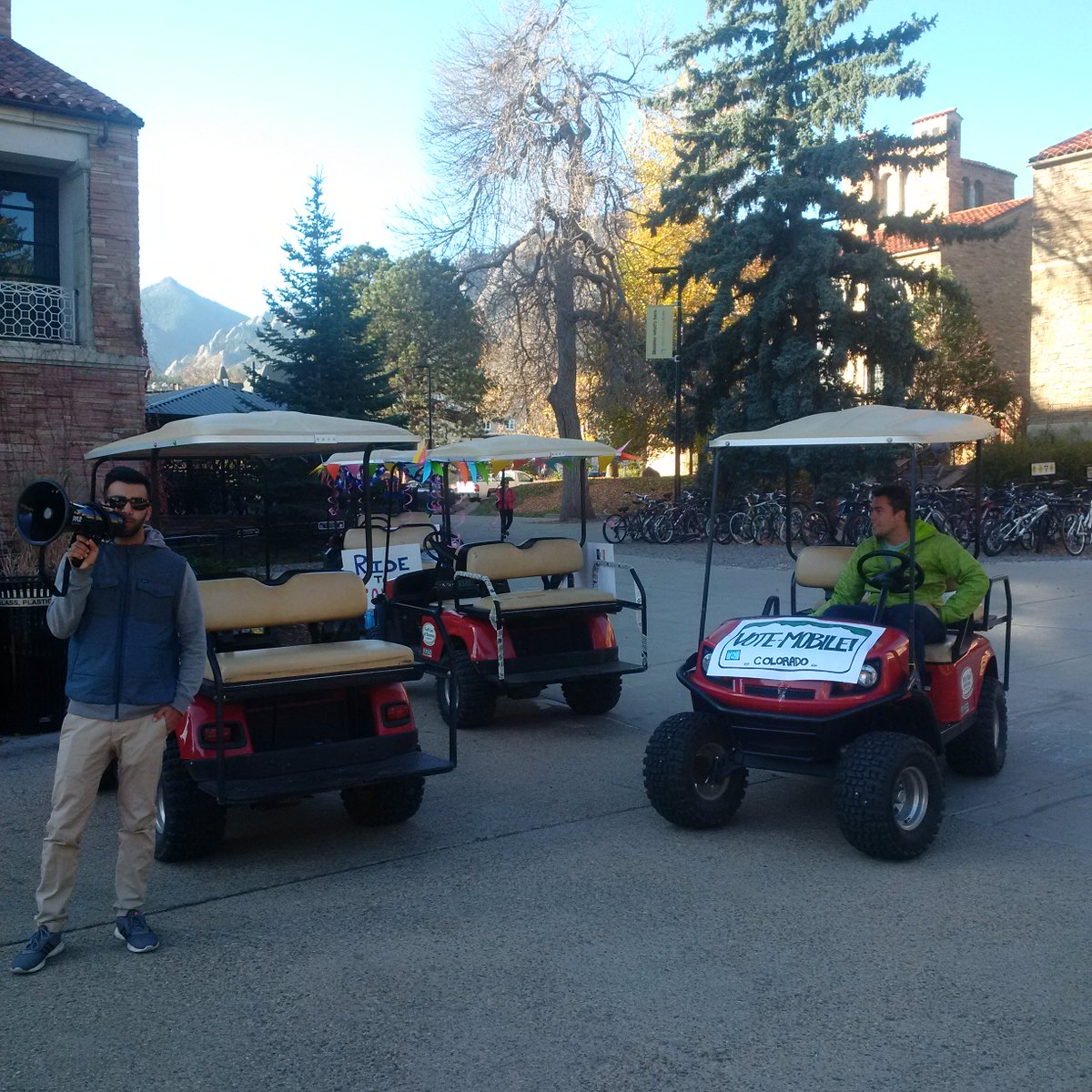 NicholasMonck's tweet photo. .@CUTrumpsHate really showing the right way to do #GOTVforHRC with their #Votemobile helping get voters to the polls to vote @HillaryforCO https://t.co/USSHWhKt1x