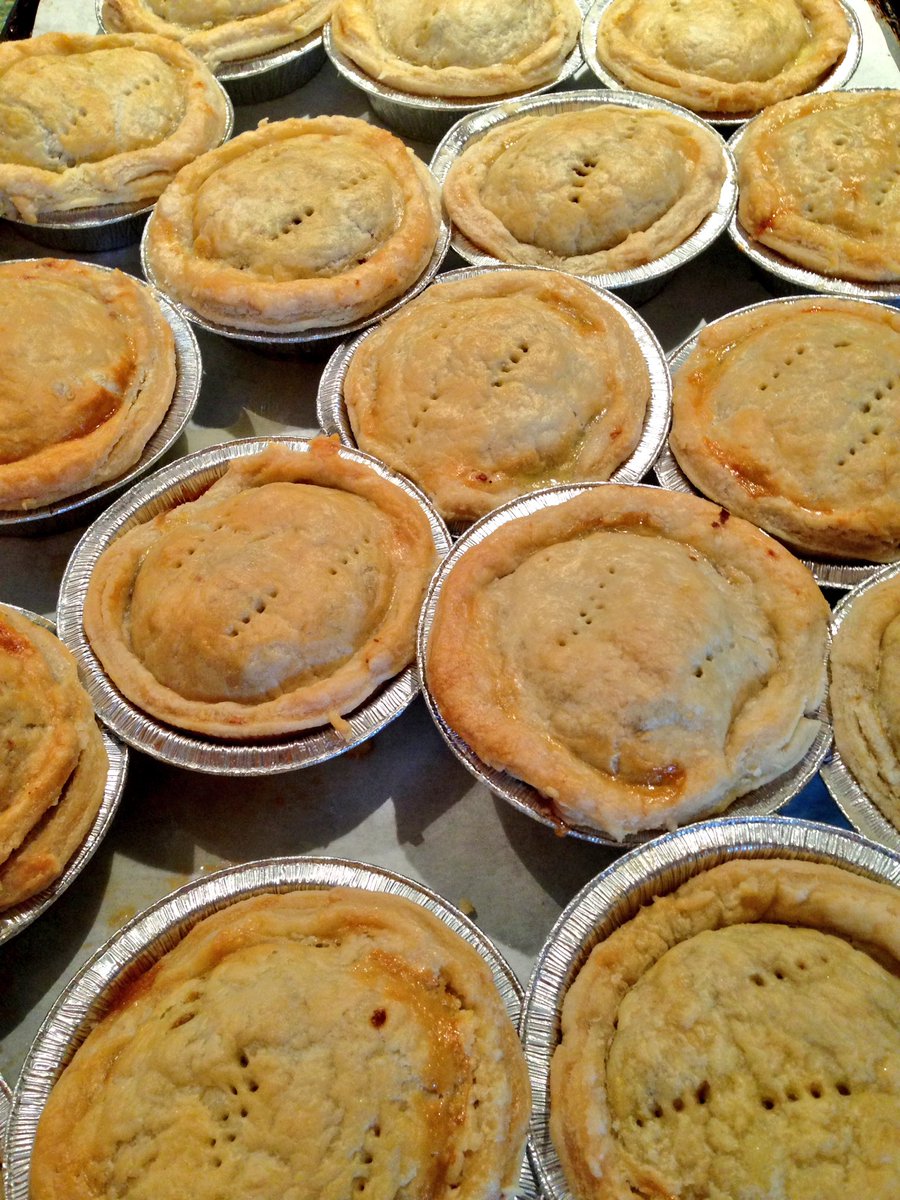 CommFirstCurl's tweet photo. Order your beef or turkey meat pies today, only $5/pie HST included - call 705-254-6174 https://t.co/WrCnEA5oW1