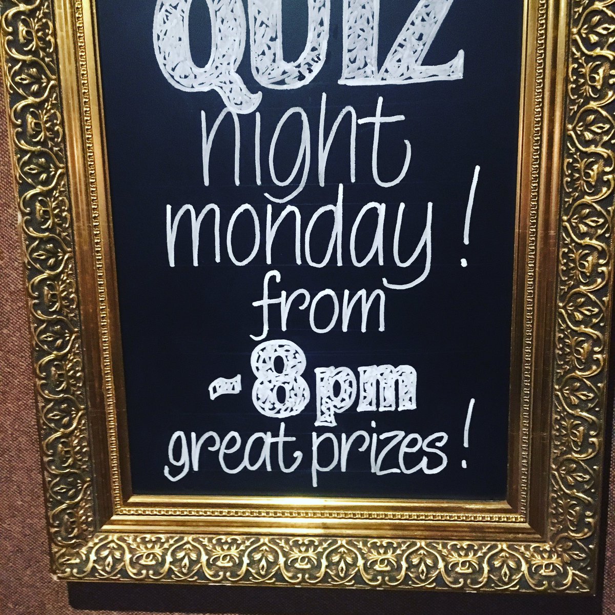 Quiz tonight from 8pm. As its a miserable Monday we are going 2 treat you to  £2 on selected pints and wine when u show this tweet #pubquiz