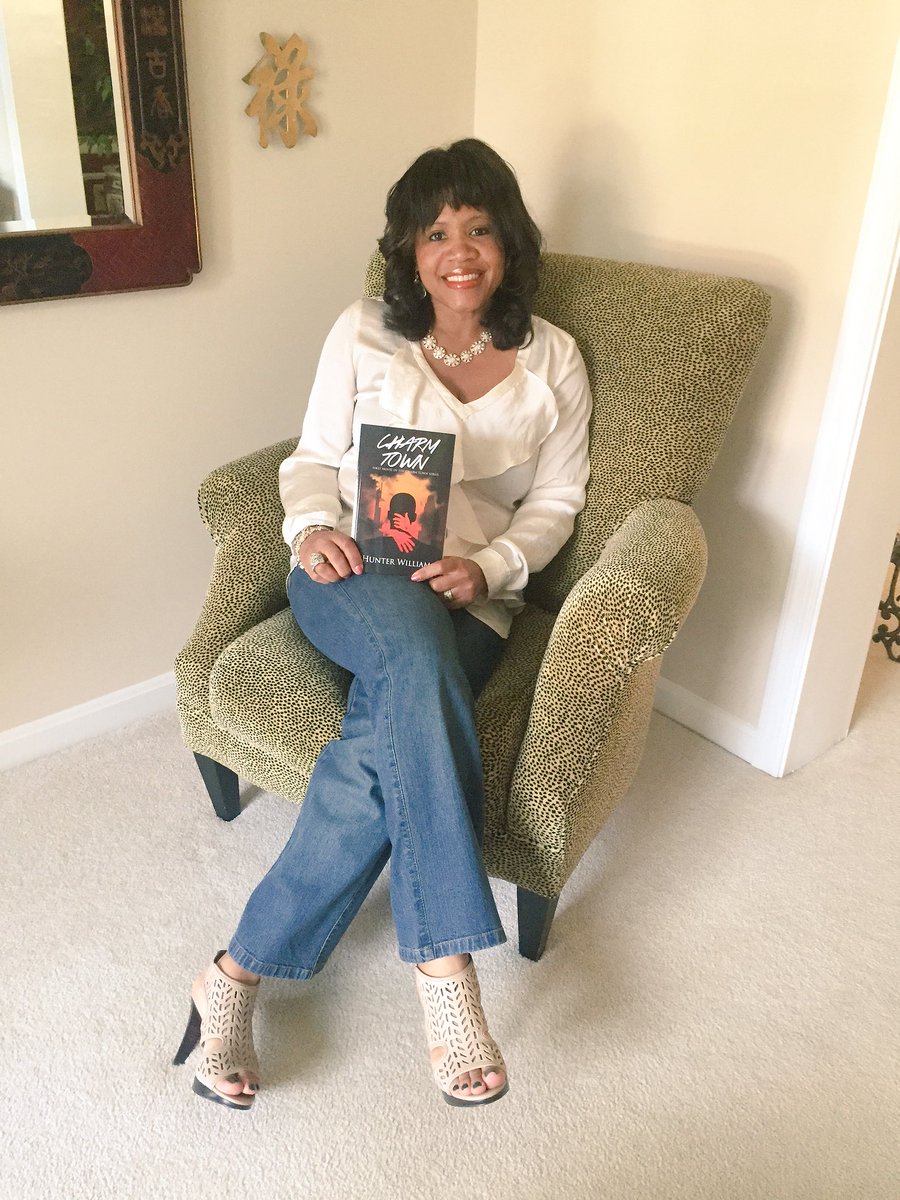 mpowerall's tweet photo. Oh the fun I'm having talking about CHARM TOWN & Hamilton & Peyton😃.
#goodread #indieauthor #sellingbooks #bookclubs #bookparties #novel https://t.co/Y6DfDkYQxQ