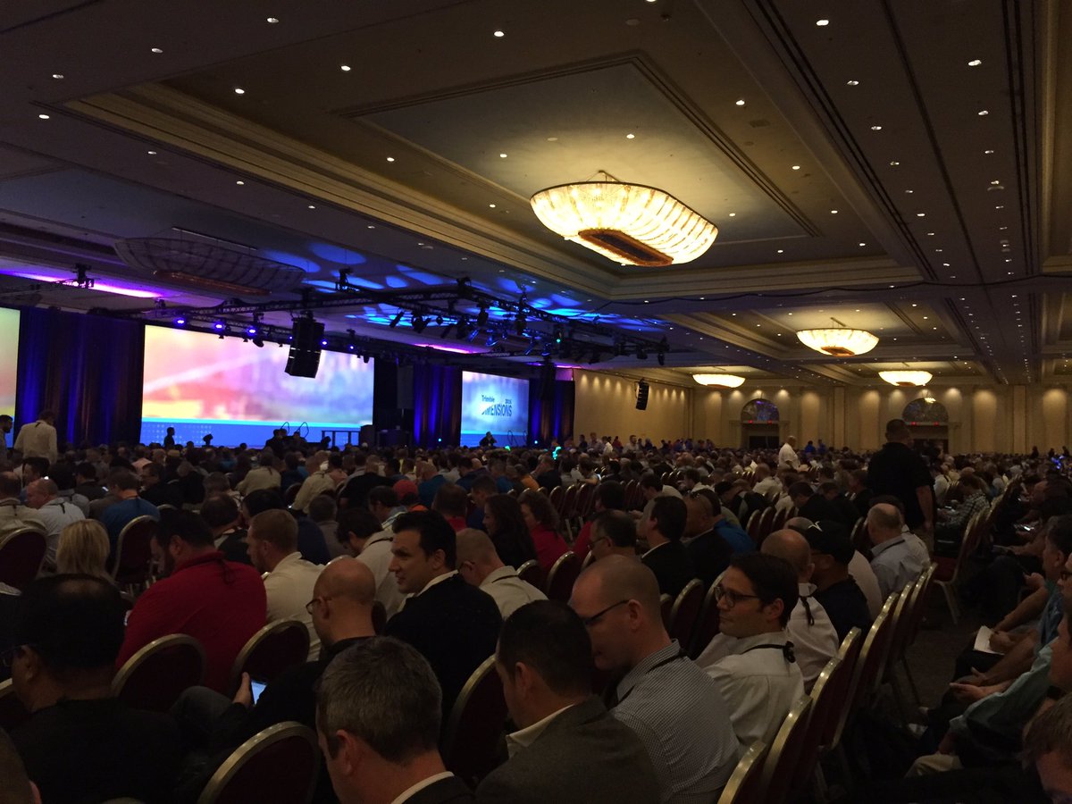 Huge crowd #DimensionsUC