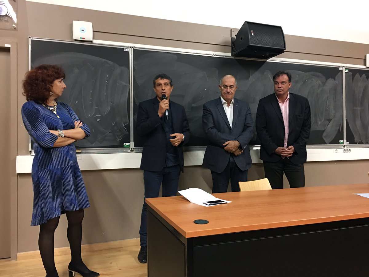 fredericlacas's tweet photo. Ce soir, nous ouvrons 4 ateliers participatifs pour définir le schéma de #Developpement du coeur de #languedoc. La parole aux acteurs éco ! https://t.co/18o68zOinm