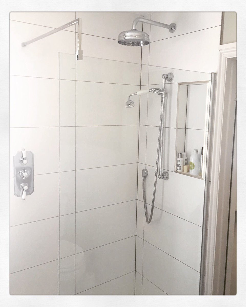 Cornwallinterio's tweet image. Lovely #boatbath in and finished! Love this colour 💕 #bathroomdesign #mizzle #cornwallinteriors #interiordesigncornwall @BCDesignsUK